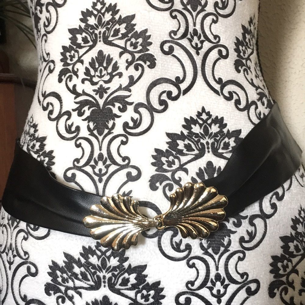 Vintage black faux leather & gold shell belt